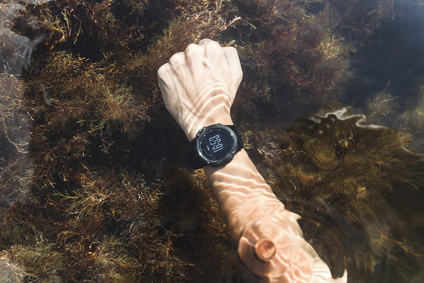 Montre de plongée waterproof dans l'eau